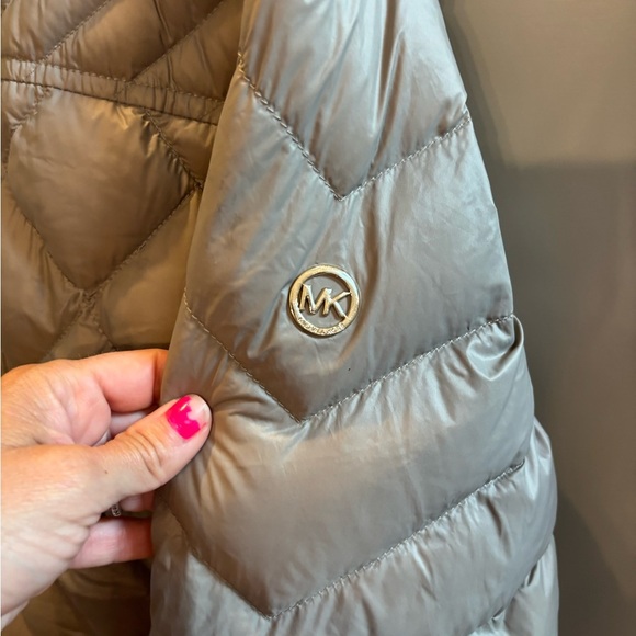 Michael Kors Quilted down Hooded long Jacket - Gray XL - Picture 3 of 6